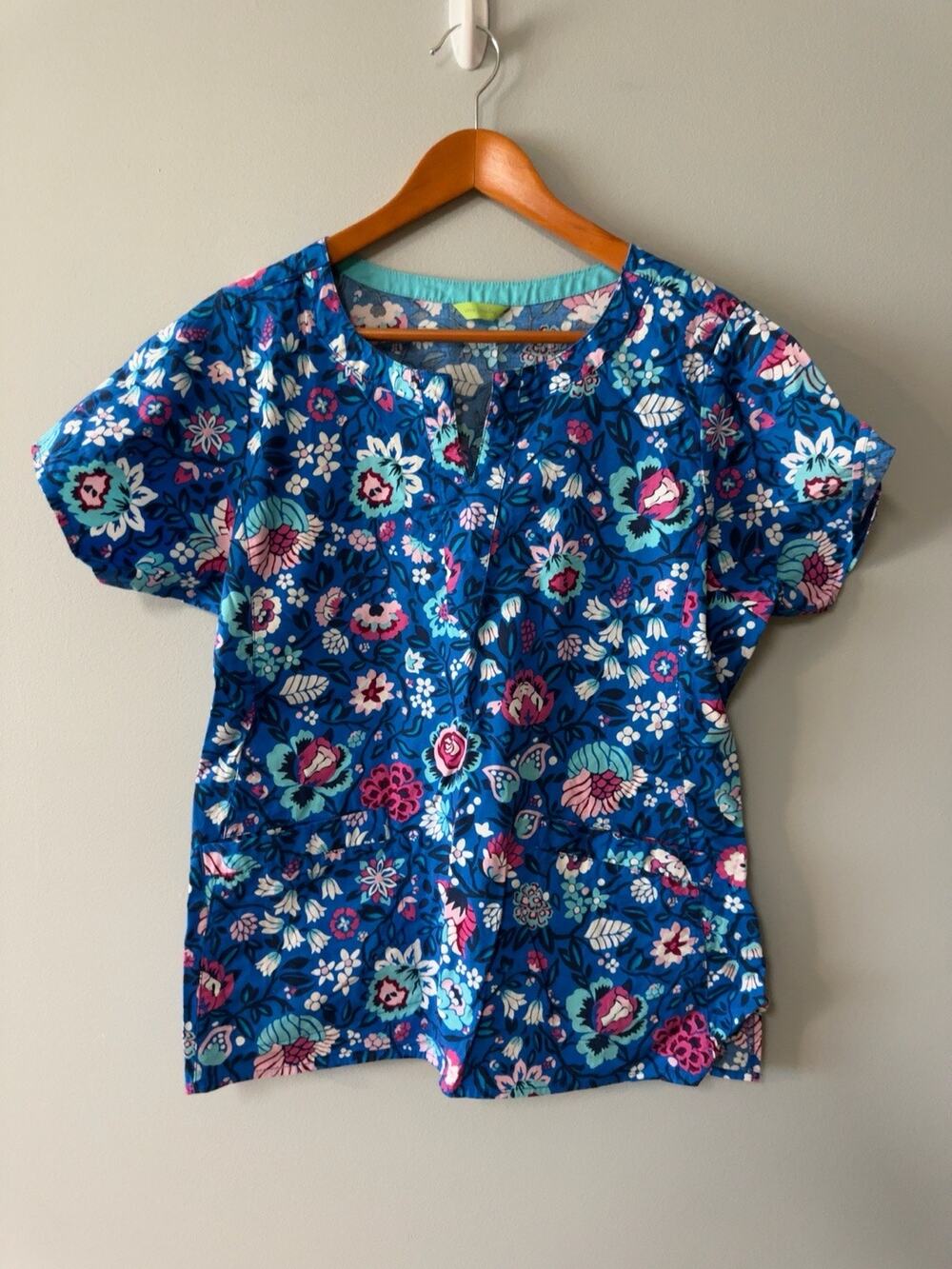 Vera Bradley Scrub Top Women’s Large Blue Floral Cotton Stretch Nurse Medical